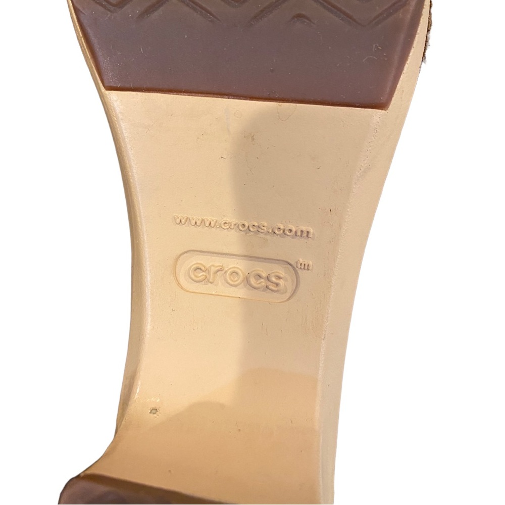 Crocs Sarah clogs size 7,  tan suede - Picture 9 of 9